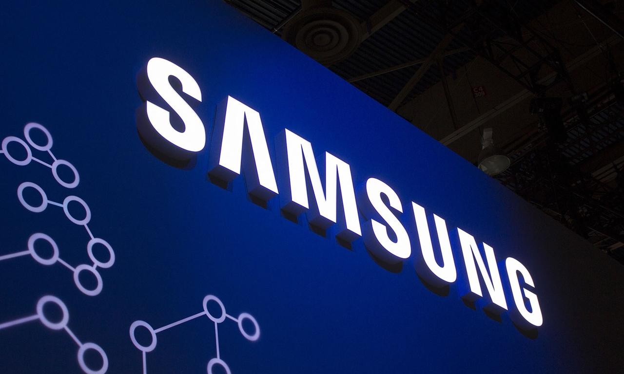 三星商用显示器最新的数据，2025年全球份额35.2%，连续17年第一。最近还发