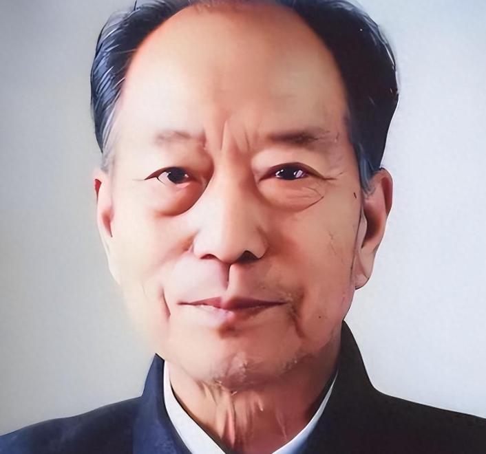 他判刑13年至死未平反，10万人送行墓前立百碑，百姓说不能忘了他。2004年5月