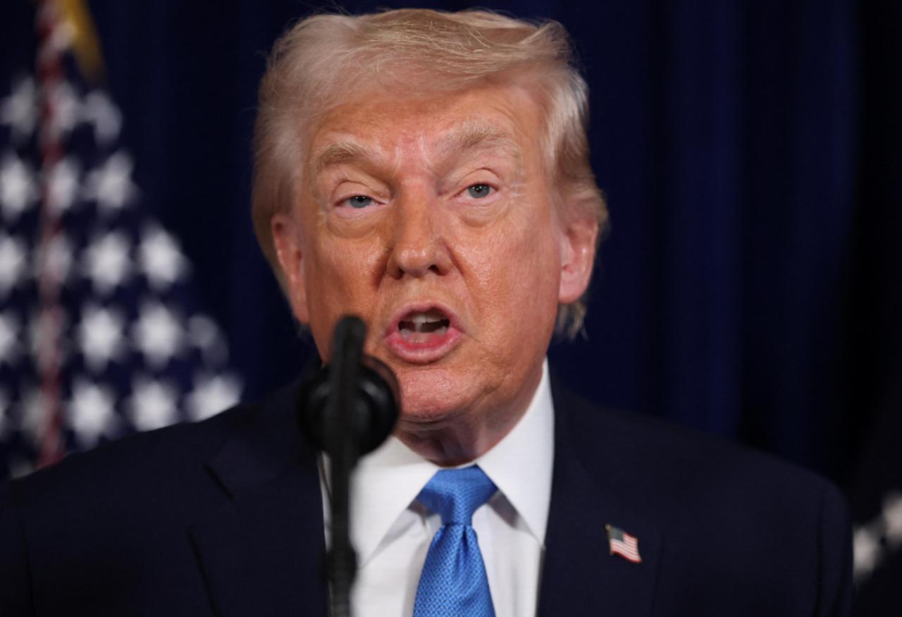 盟友彻底闹掰，

川普抡关税大棒逼买格陵兰

欧洲8国硬刚到底

川普这波操作，