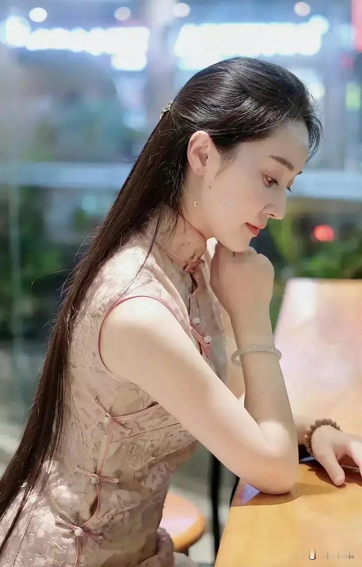 只有把你自己的生活过到足够好时，你才有闲心和资格去评论他人的生活，而当你过得真的