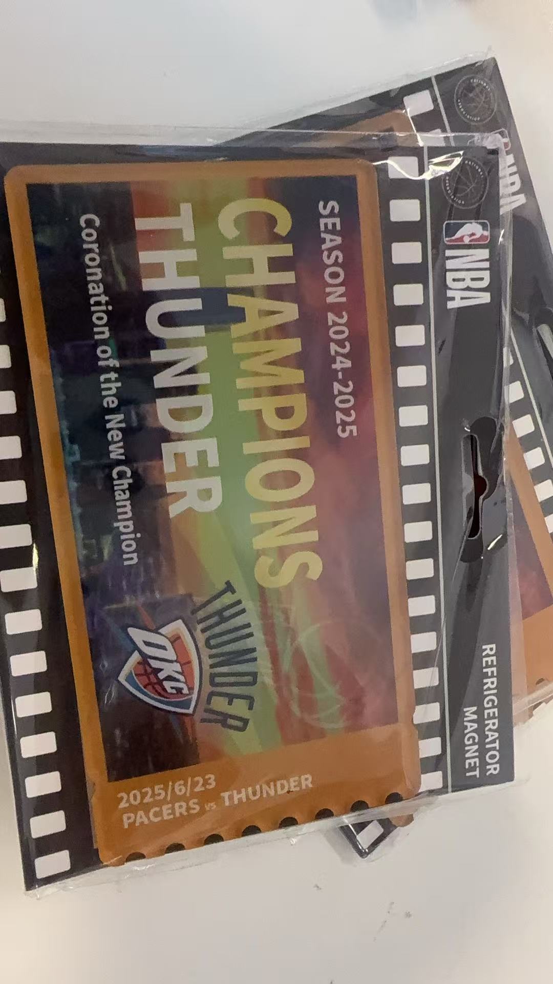 庆祝雷霆再次取得十连胜，我们抽十个雷霆冰箱贴，由微博提供，铁粉评论即可有效参加！