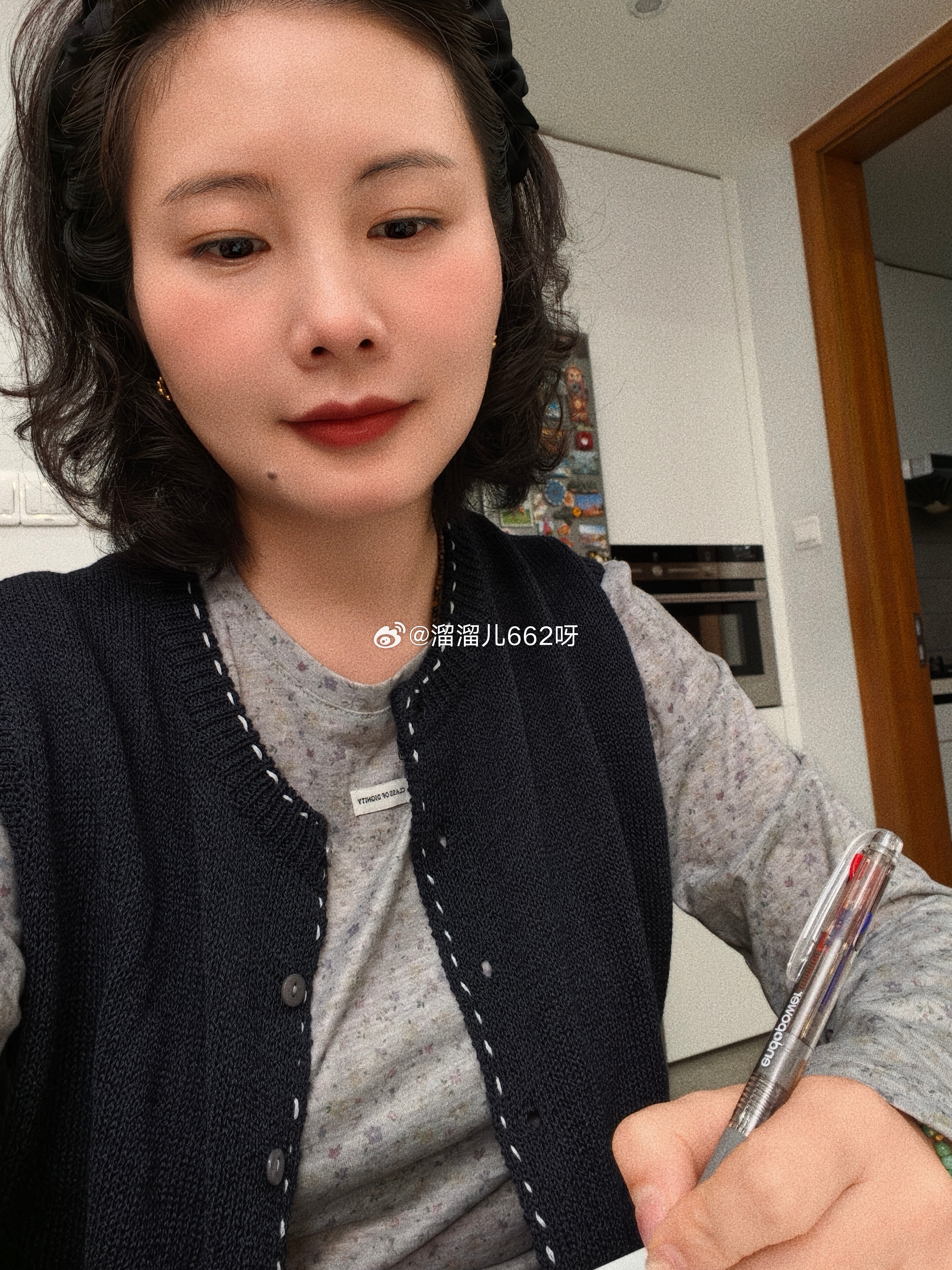 成都这个天气啊，就这么猝不及防的冷了，没有一点过度，只有陡降10度，没有秋高气爽