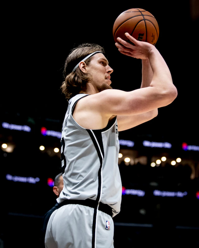 晚安马刺 没有谁的生活是完美的，有遗憾很正常。晚安刺蜜明天见晚安心语 ｜奥利尼克