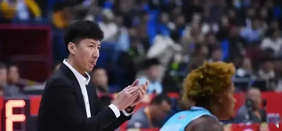 四川男篮改名，不是换个马甲，是彻底换血。省能源集团＋高新区国企联手，55%+25