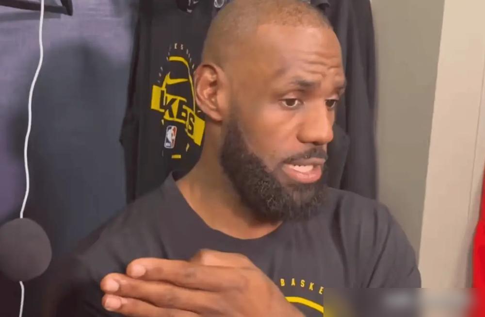 21年的“全明星首发”钉子户，终于在41岁这年被硬生生拔了起来。

场均22+6