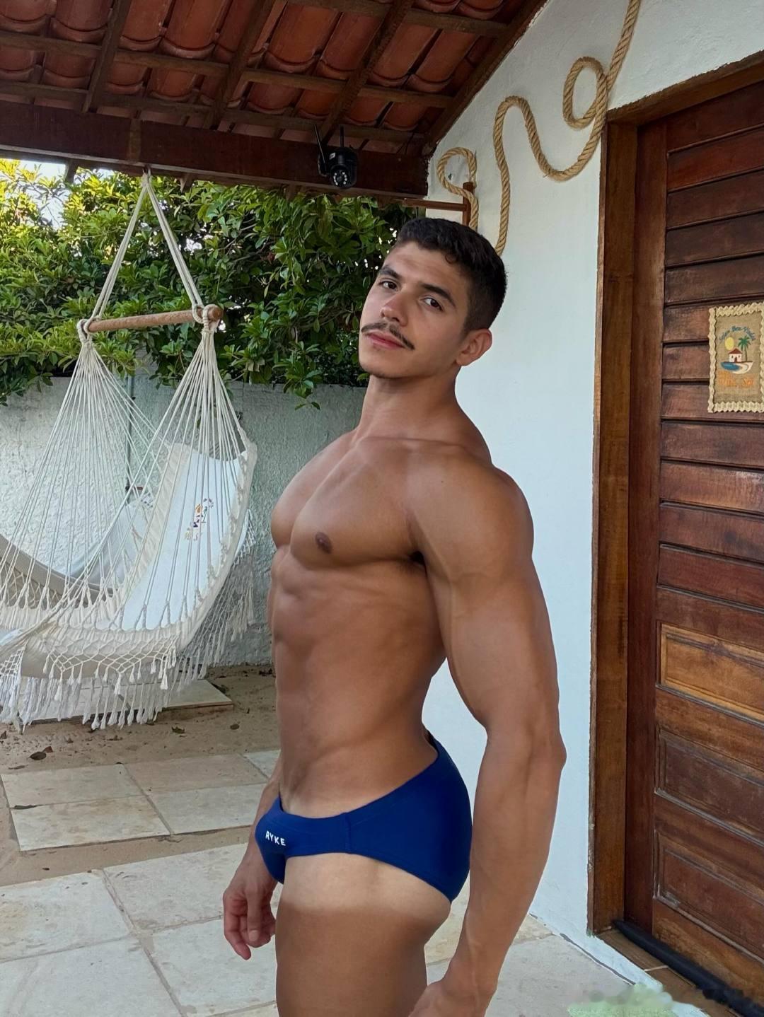 ig: renanmesquitta1HunkChannel