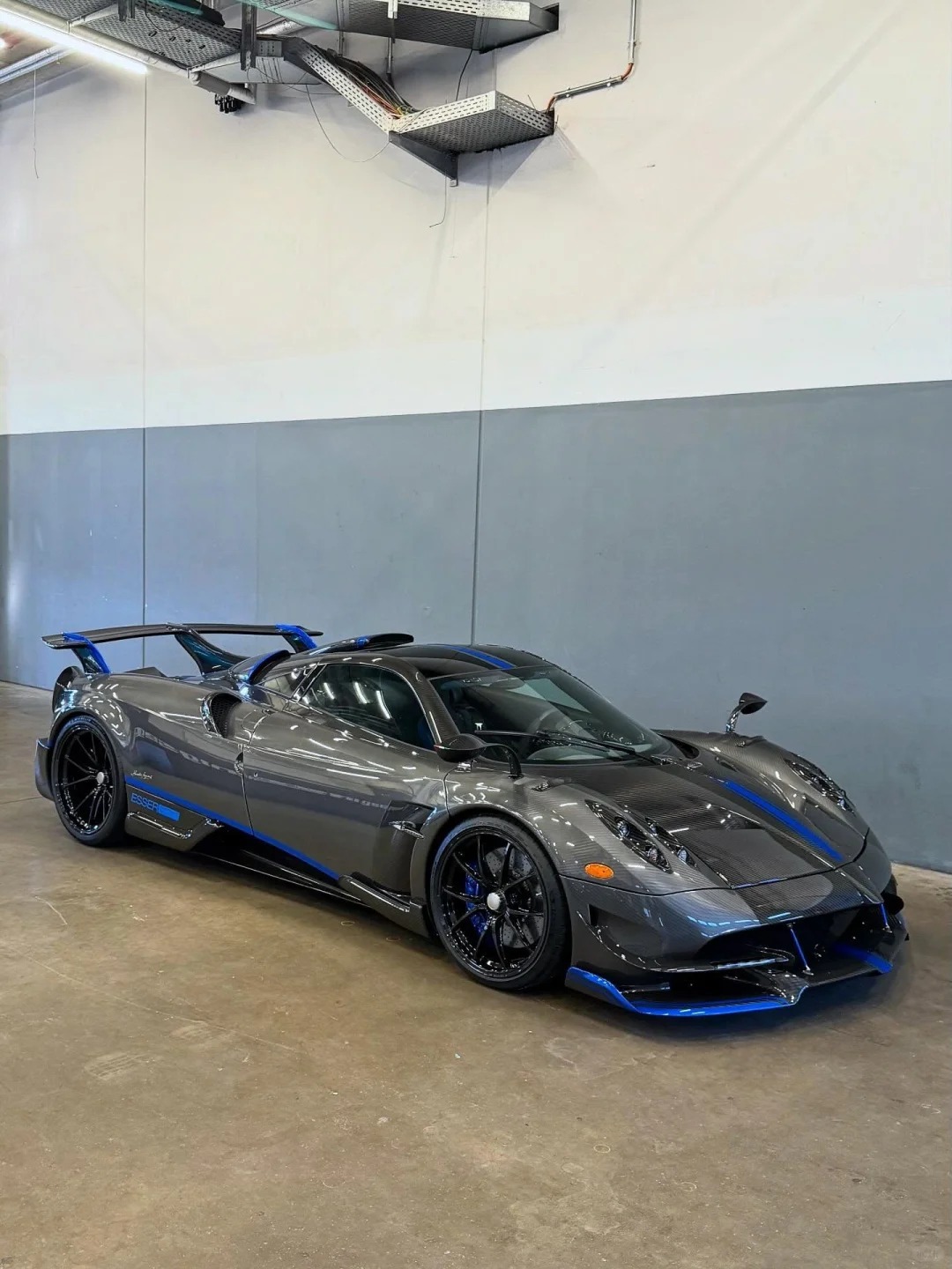 Pagani Huayra BC Tempesta 黑蓝，有碳就是权威车东车西