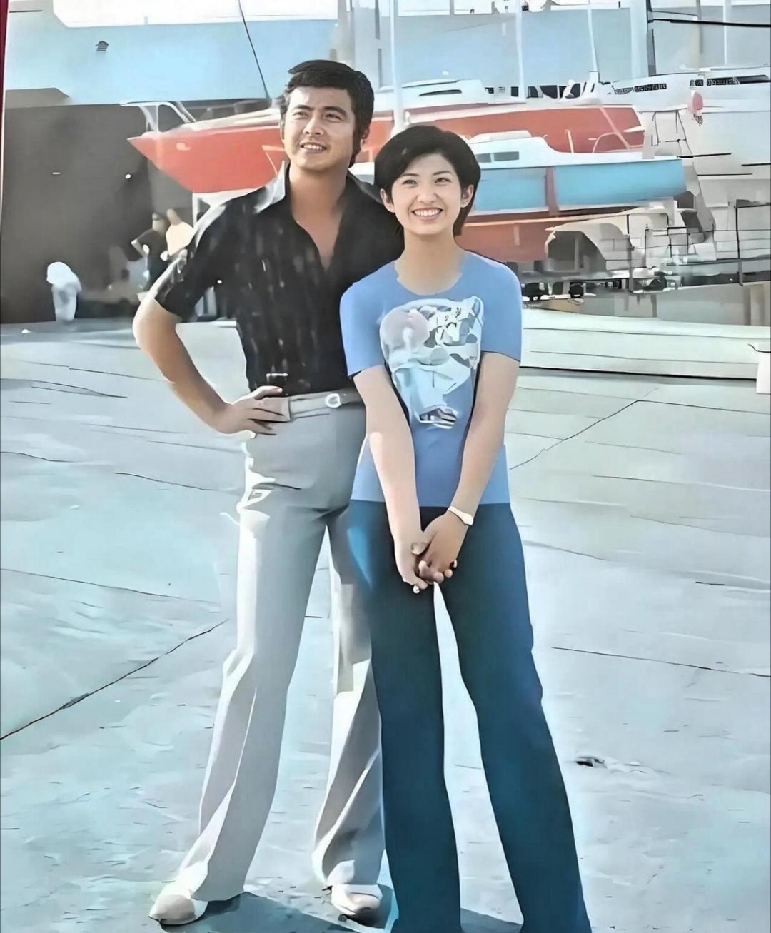 当年的山口百惠和三浦友和，男帅女漂亮，俩人太般配了，真是一对神仙伴侣，让人羡慕不