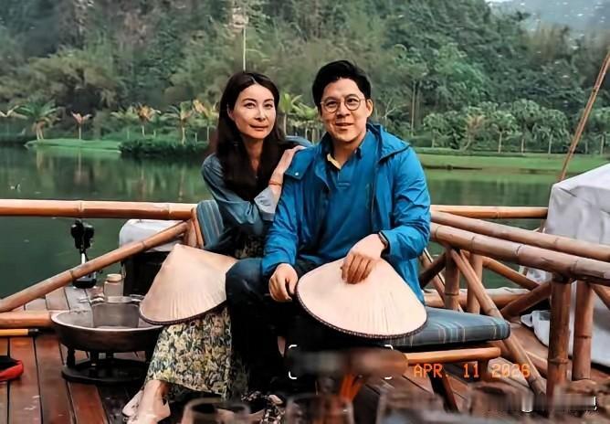 霍启刚，高调发文！
4月7日，霍启刚突然在香港社媒高调发文，他大方公开分享了多张