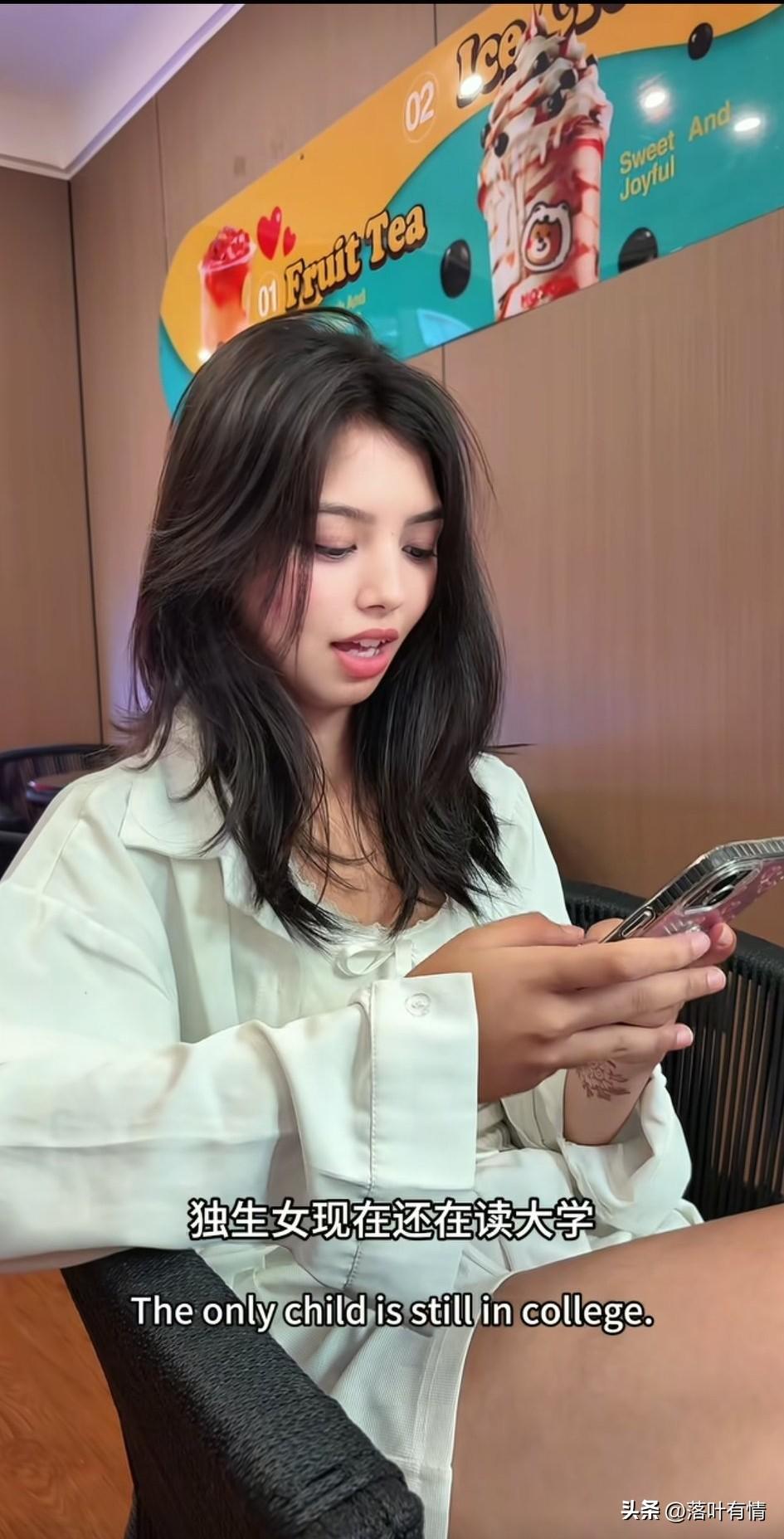 小伙子在印度遇上了高种姓女友，
两个人非常的相爱，
平时在大街上根本见不到高种姓