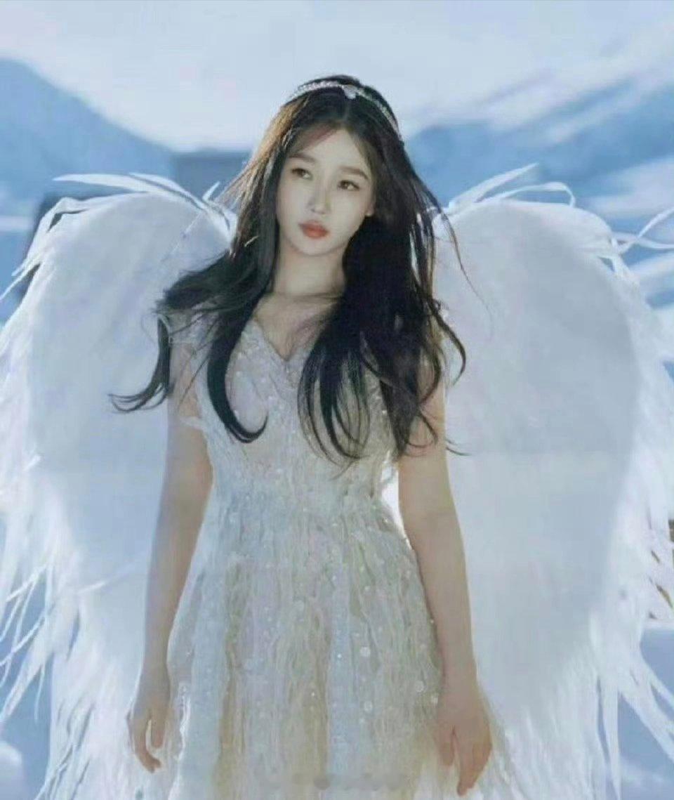 赵露思虞书欣造型一样吗 ​​​