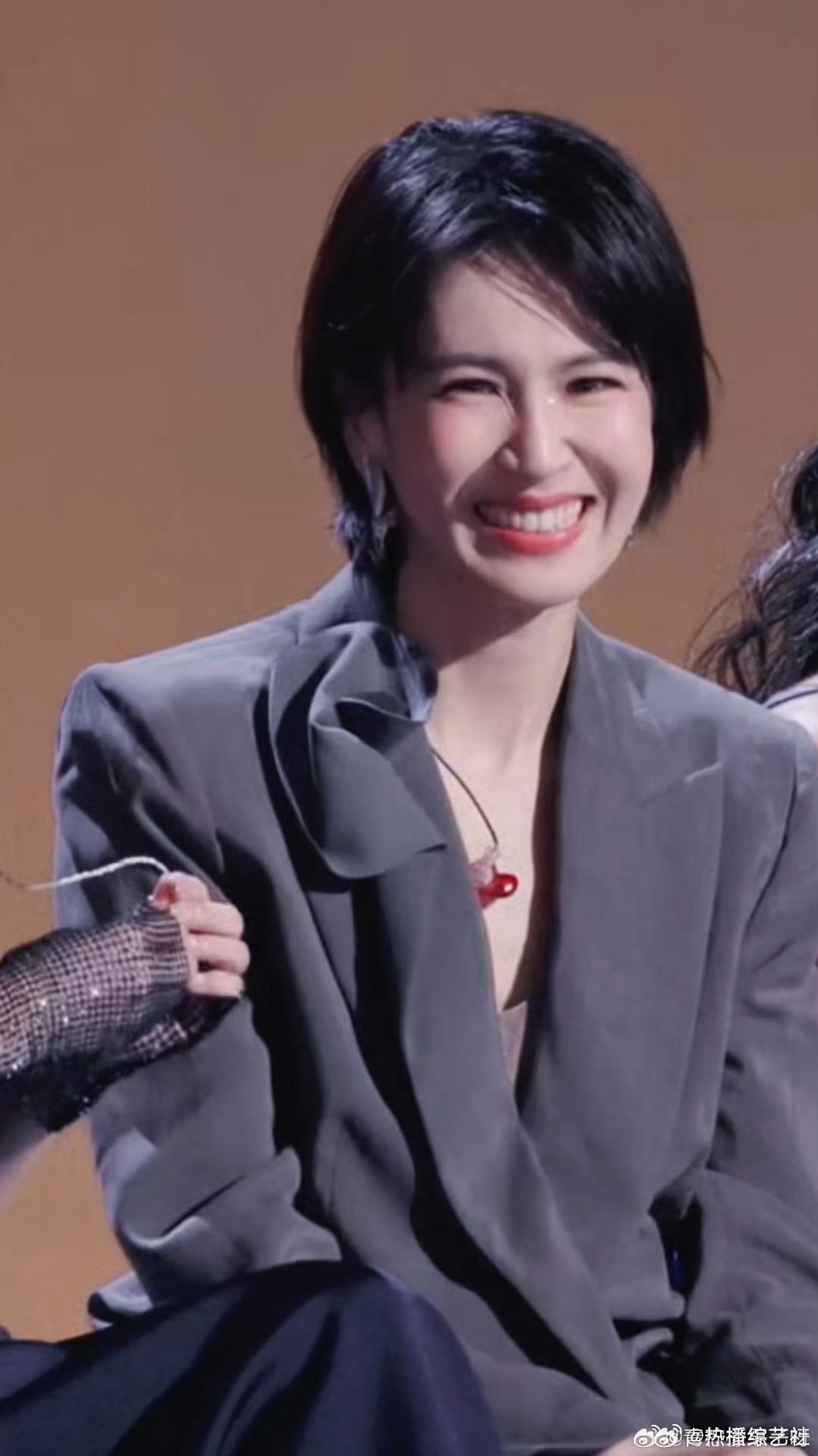 乘风之旅圆满收官，曾沛慈用一首走心曲目，释放内心情绪，落泪瞬间尽显真诚曾沛慈唱哭