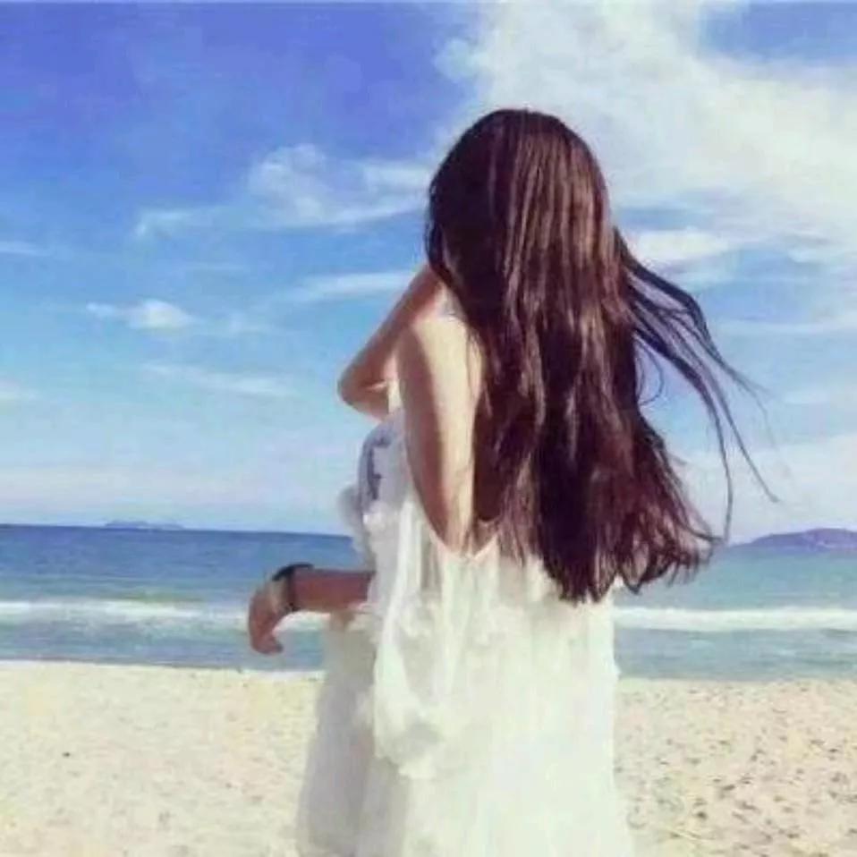 在海边享受温柔的微风，感受自由与宁静海边温柔风 晚间的海风很美 海边风照片 海边