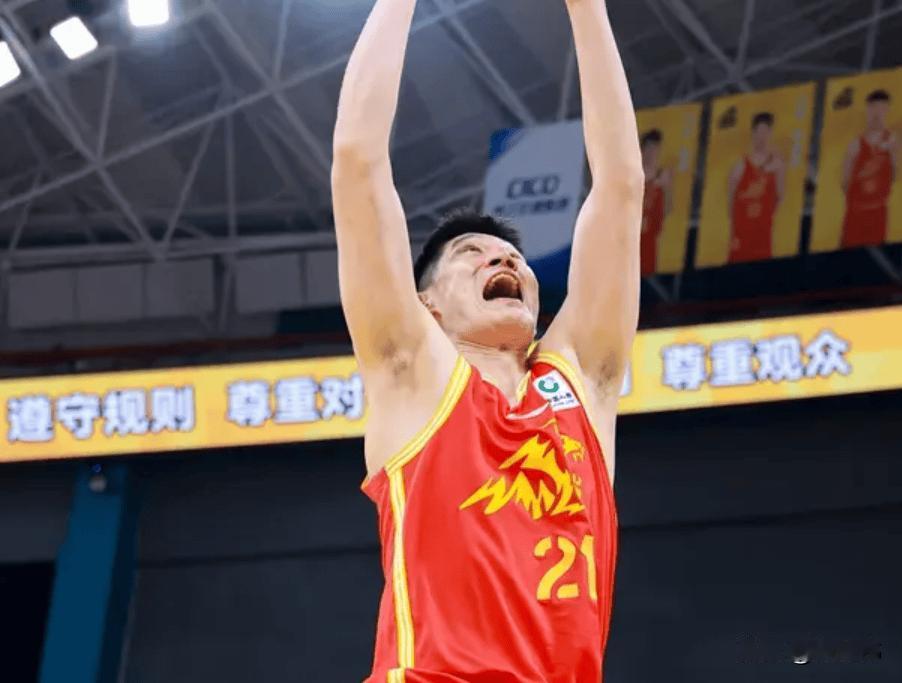 大秋拼了！林秉圣谈胡金秋：

“大秋今晚打得非常强势，他真的是拼尽一切了。给我们