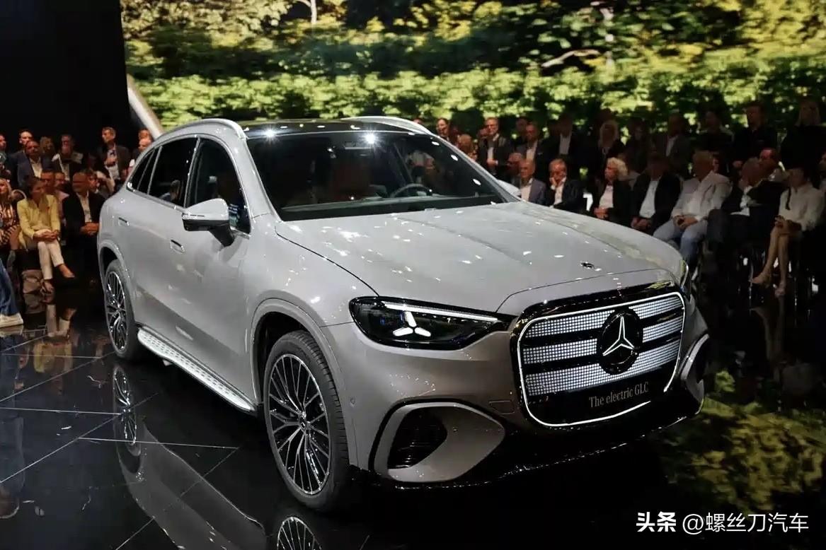 大家期待吗？2025慕尼黑车展：奔驰GLC EV发布，2026年加长国产！
在2