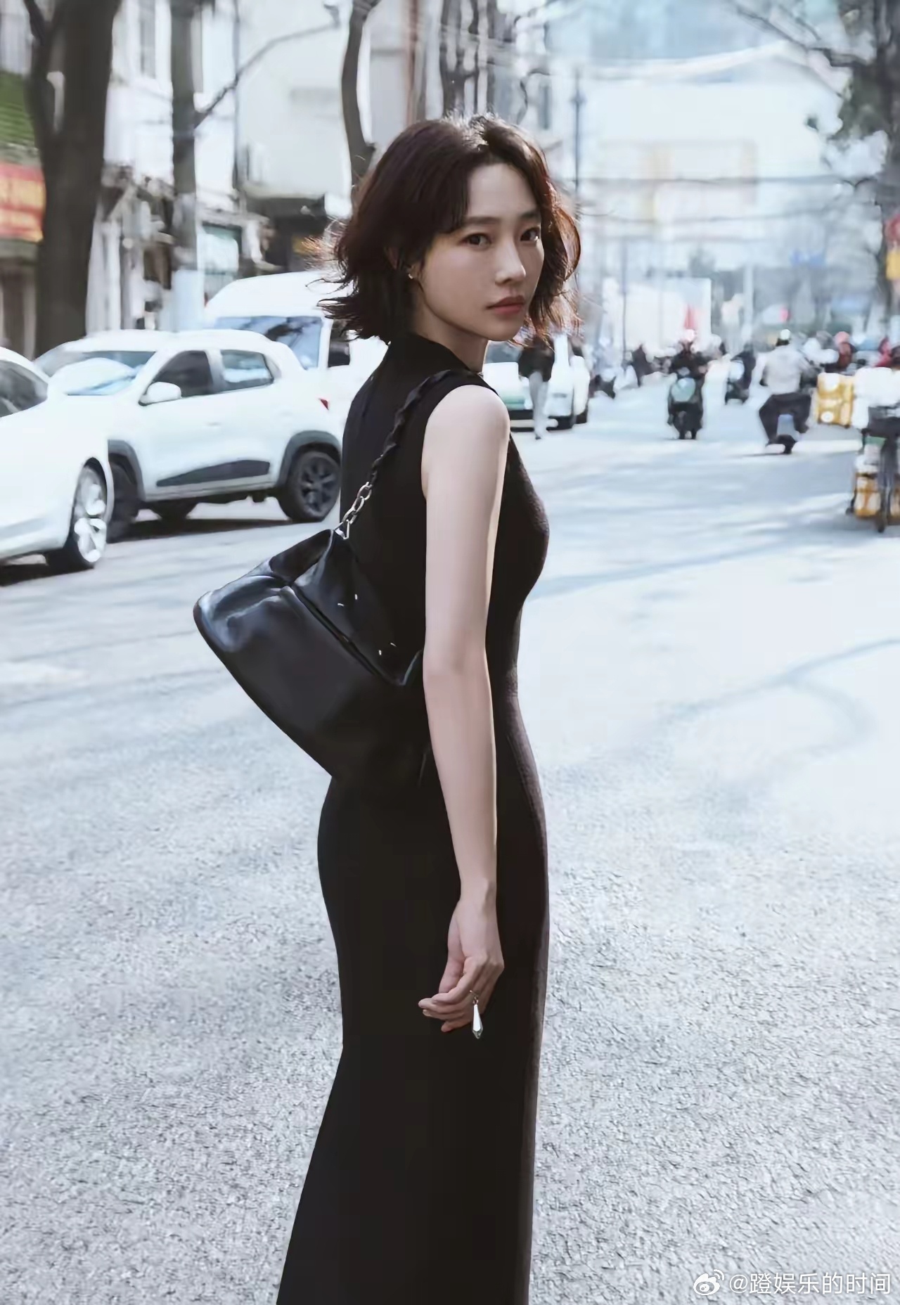 我能接受白百何长胖，也能接受她变老，但真接受不了，她都41岁了，还是俩娃妈，怎么