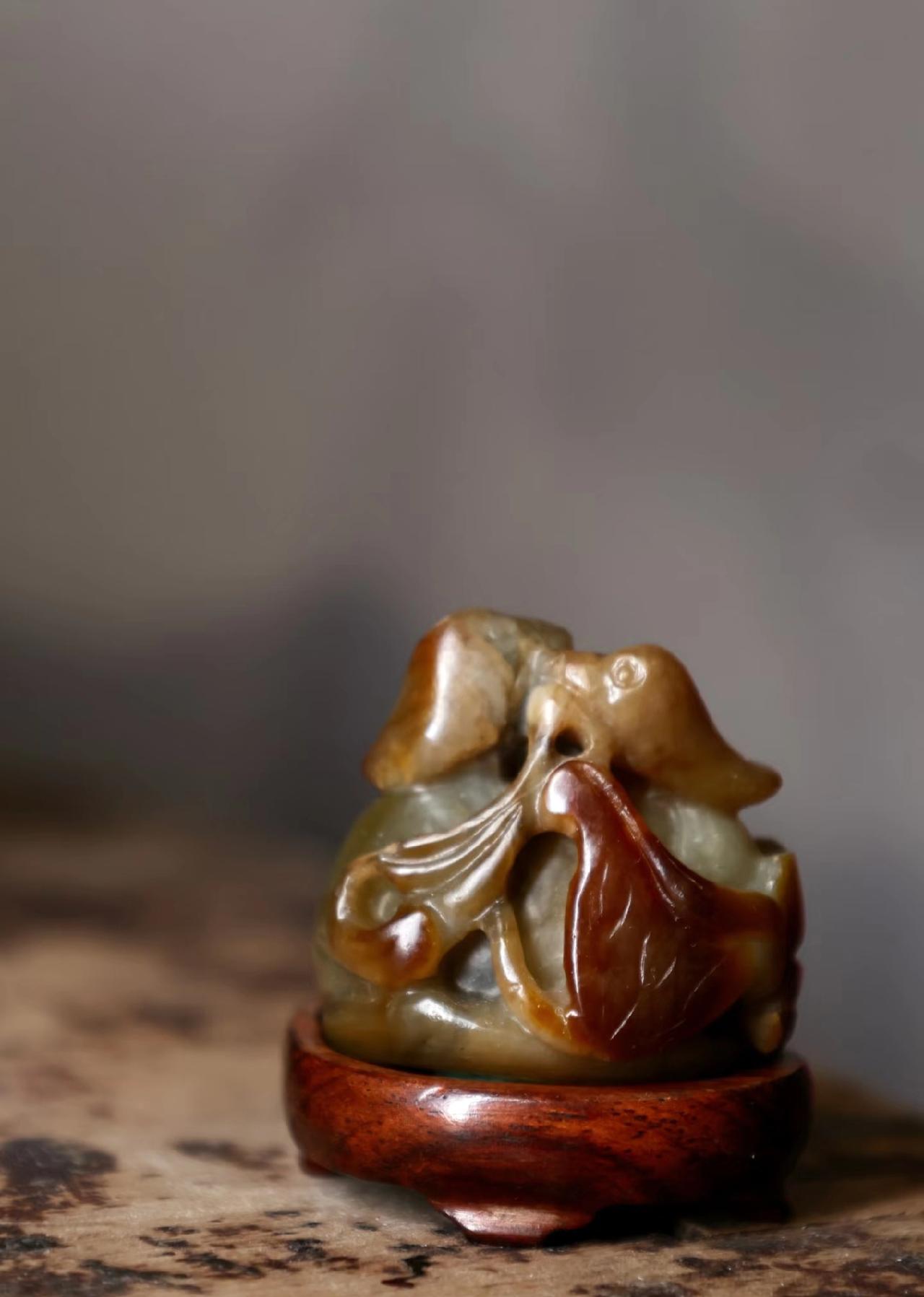 谁懂啊！这老物件我瞅着直懵
 
家人们谁懂啊！我翻出个老物件，瞅着怪稀奇的——不