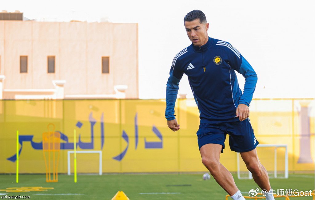 C罗 据利雅迪亚🔴确认复出利雅得胜利队医卡洛斯·米格尔已批准球队队长克里斯蒂亚