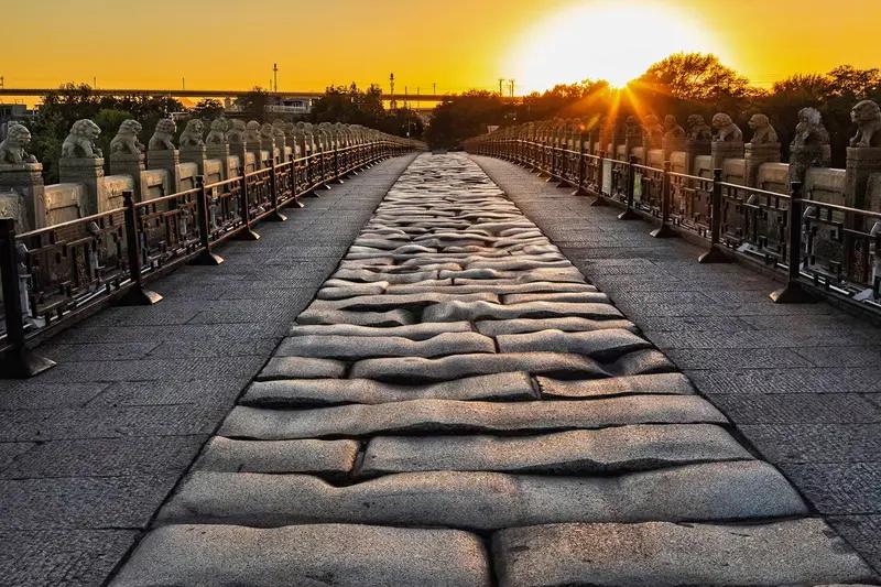 88年过去，有些伤痛依旧刻在民族记忆里。1937年7月7日，日军以士兵“失踪”为