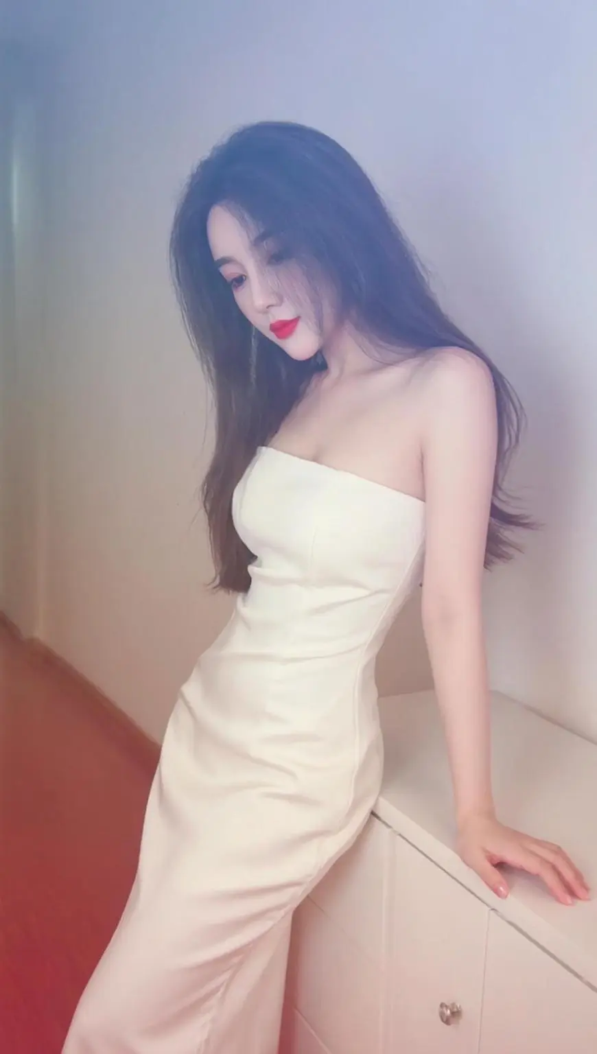 总有那么一年。你会下定决心，和许多人许多事，说再见。。。。。。