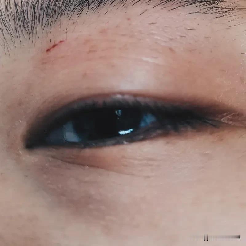 今天继续站桩两次，上午和晚上各一次，各30分钟，上午浑元桩，晚上无极桩，效果都是