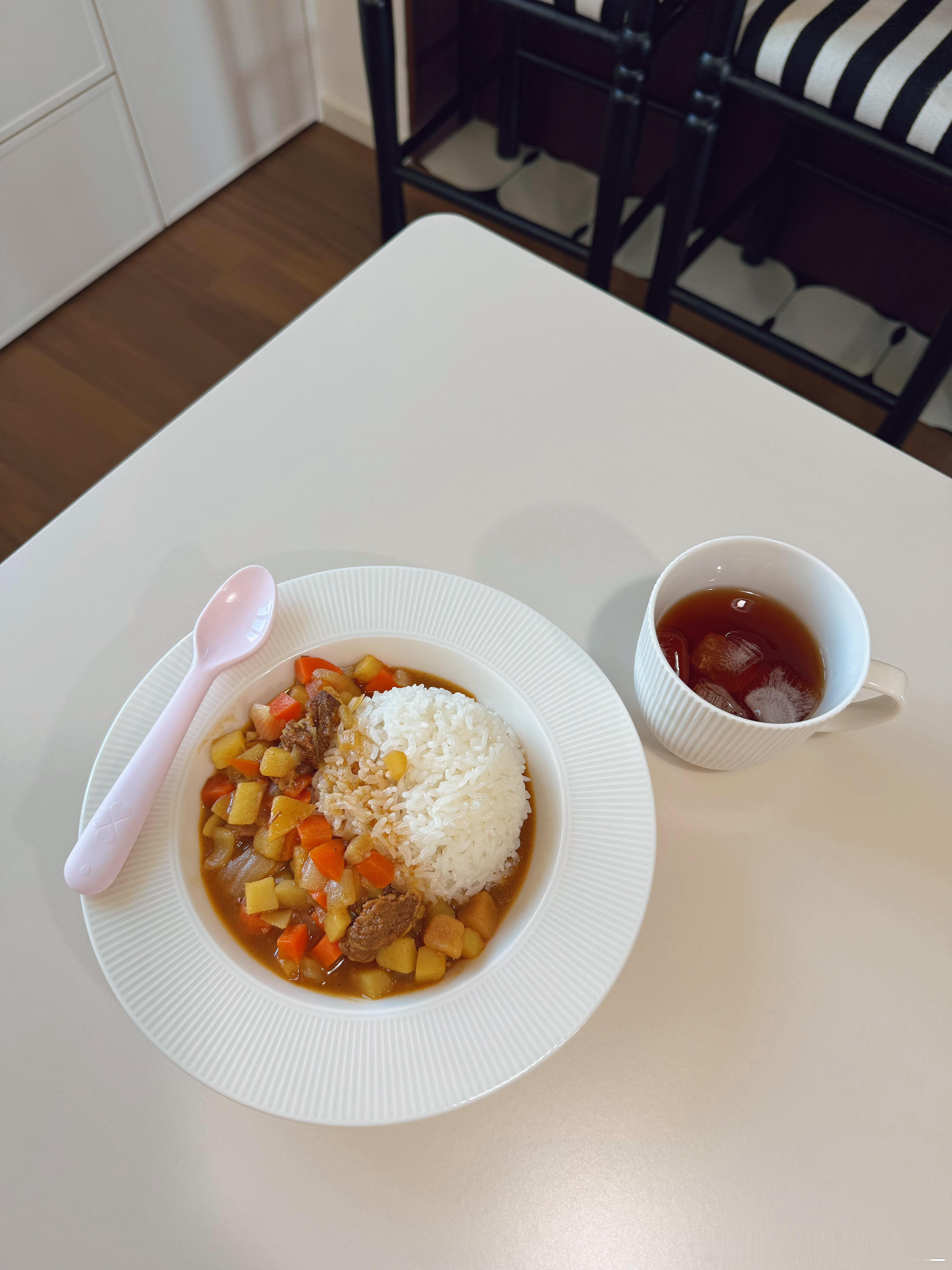 我妈做的咖喱牛肉饭🍛太好吃啦！中午我必须吃两碗！