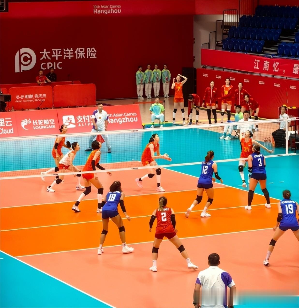 3-0！逆转击溃泰国自信心，中国女排晋级，日本成卫冕最后绊脚石
中国女排在杭州亚