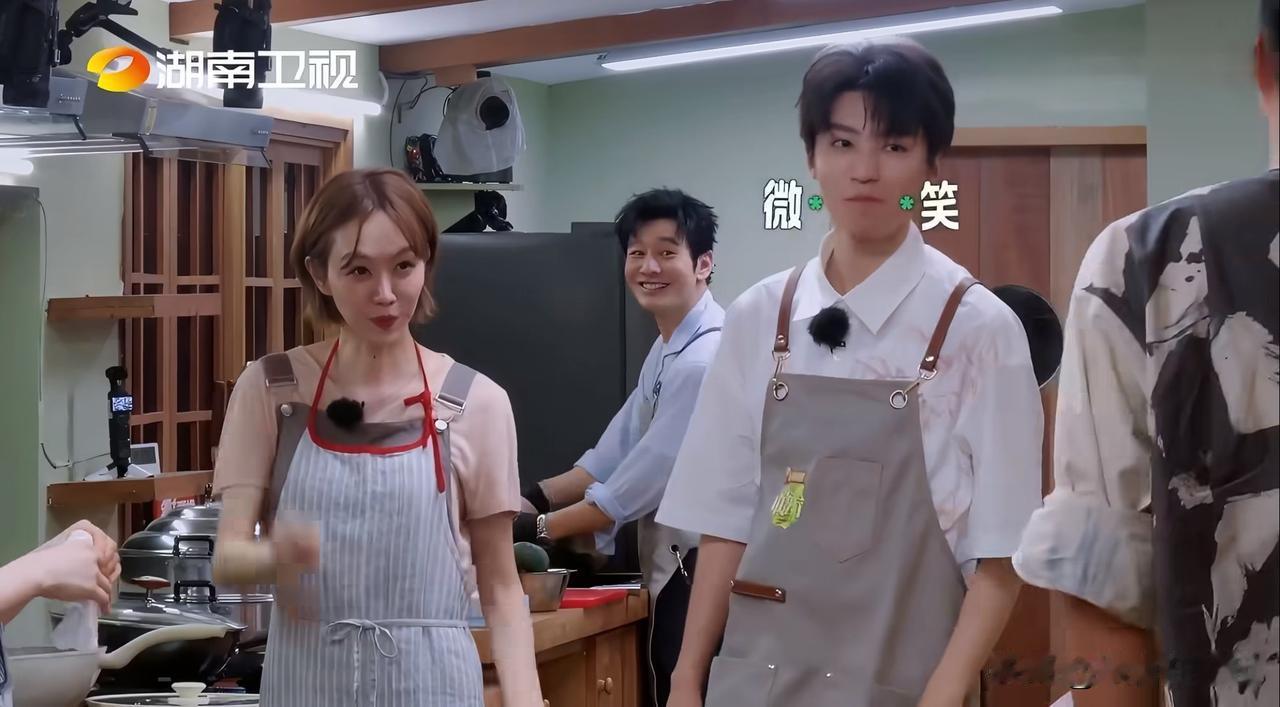 7月1日林大厨在媒体群访聊《中餐厅》再搭档王俊凯，说快乐默契依旧，人越来越稳。