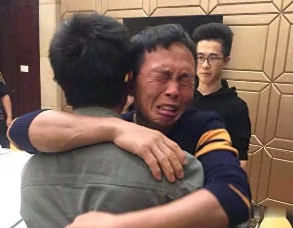 失联18年被宣告死亡！男子归来原因太心酸