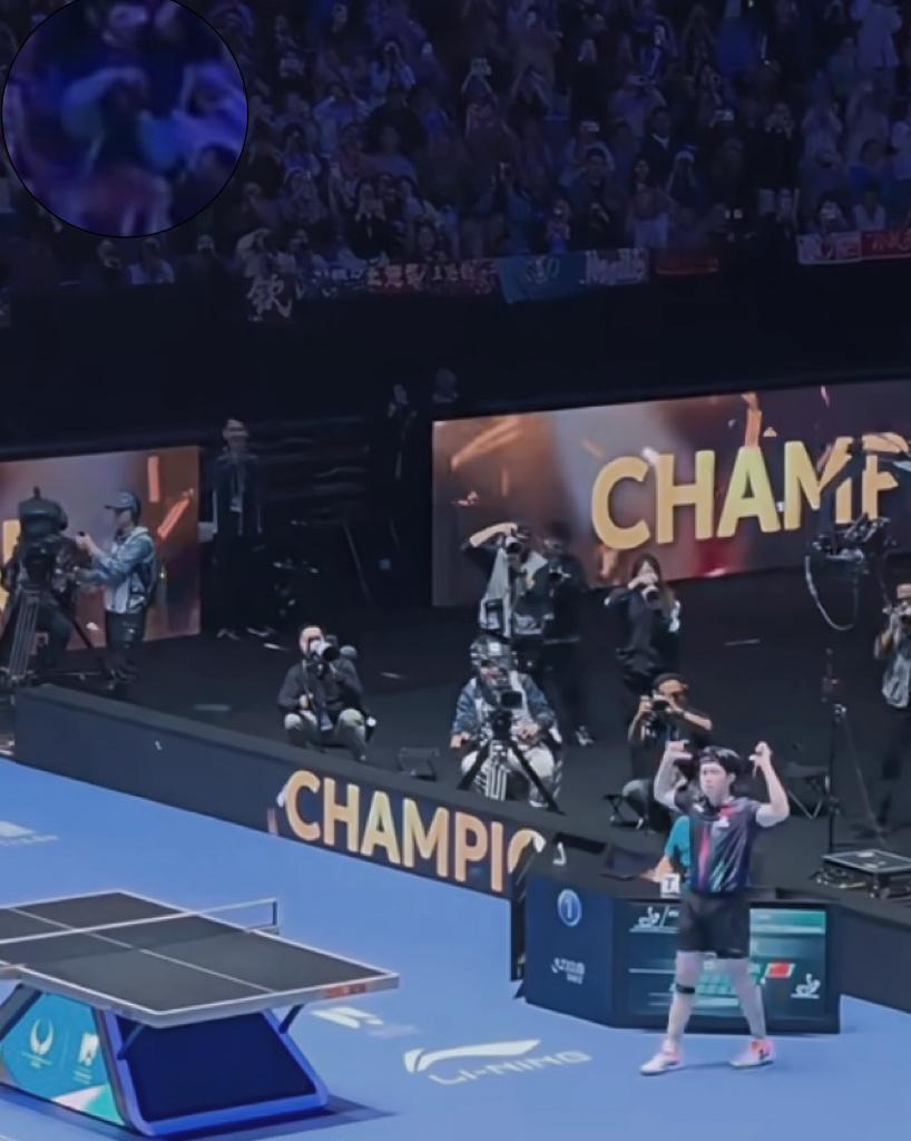 就这样高糊的同框了一下吧