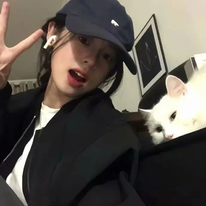 女生头像  ｜  头像分享  ｜  氛围感女头 ​​​