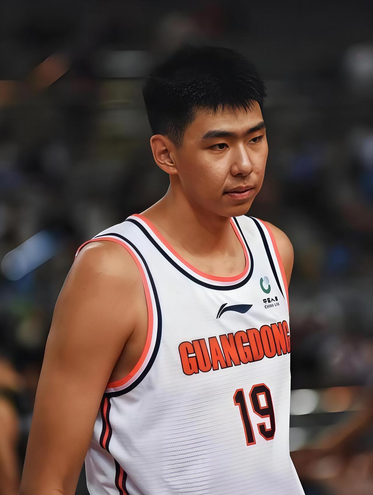 广东宏远或提早召回徐昕
        2026-2027赛季CBA常规赛战罢两