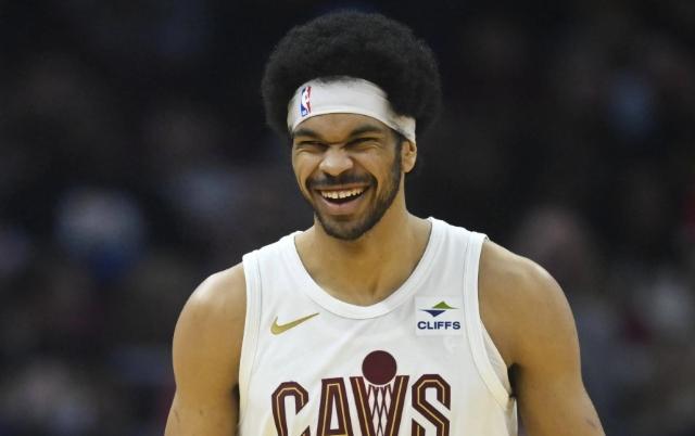 骑士队疯狂！14+8+2内线涉及交易，是为了字母哥吗？
在今晚最新的NBA交易信