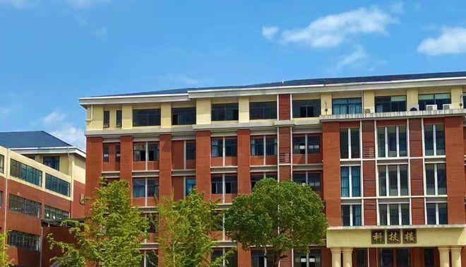 长沙市长郡中学?
长沙长郡中学录取分数线是多少？
---------------