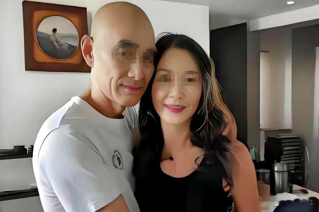 73岁张大爷突然把每月9450块打给李阿姨后，就冷着脸让她搬走，李阿姨当场都懵了