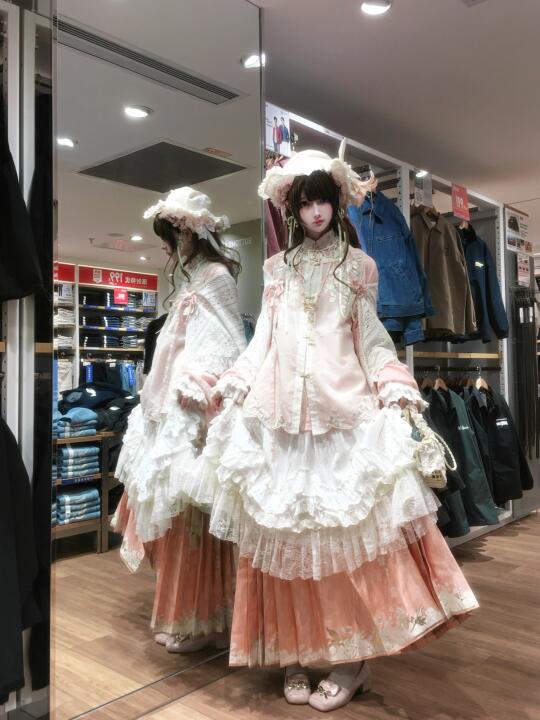 桃花·𖧷· ⊹  . ˚