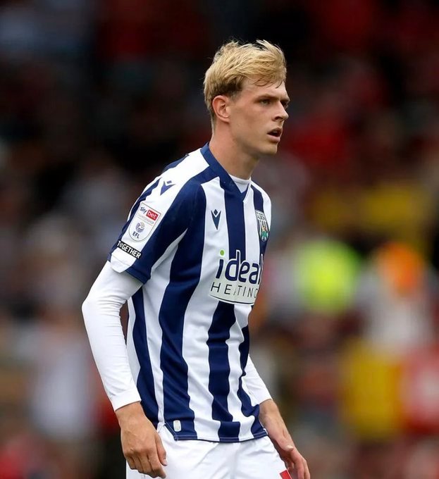 曼晚Steven Railston租借西布朗的托比科利尔因肌肉伤势正在恢复中，缺