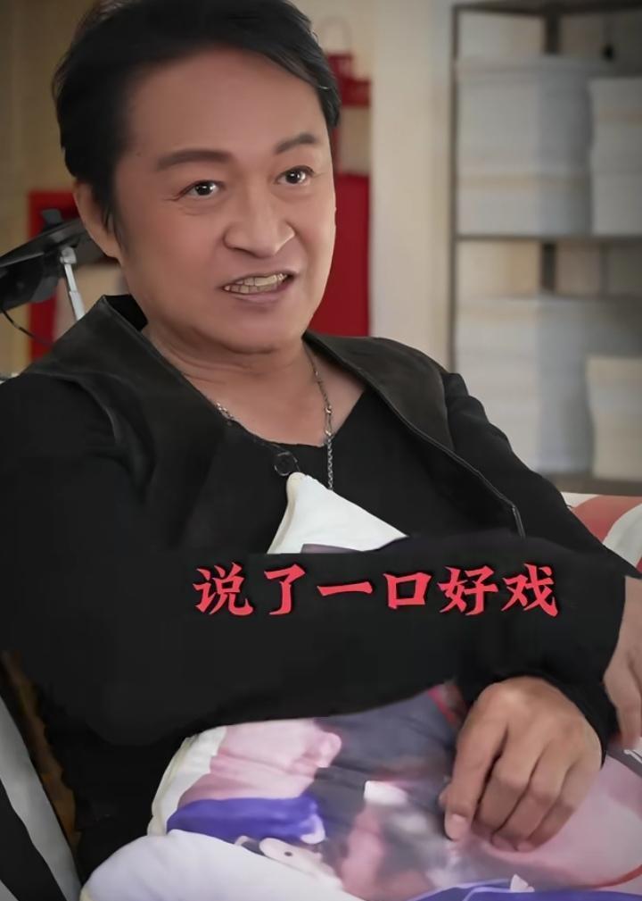 演员以后不用拼演技，要拼心跳了。
横店的试镜间，表演老师已经离场，取而代之的是一