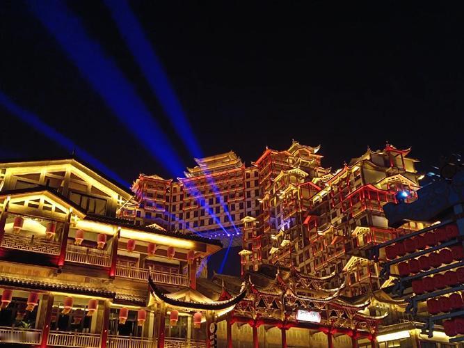 24亿砸出一座空城，4年亏掉10亿：这批文旅项目的钱去哪了？

大庸古城从201