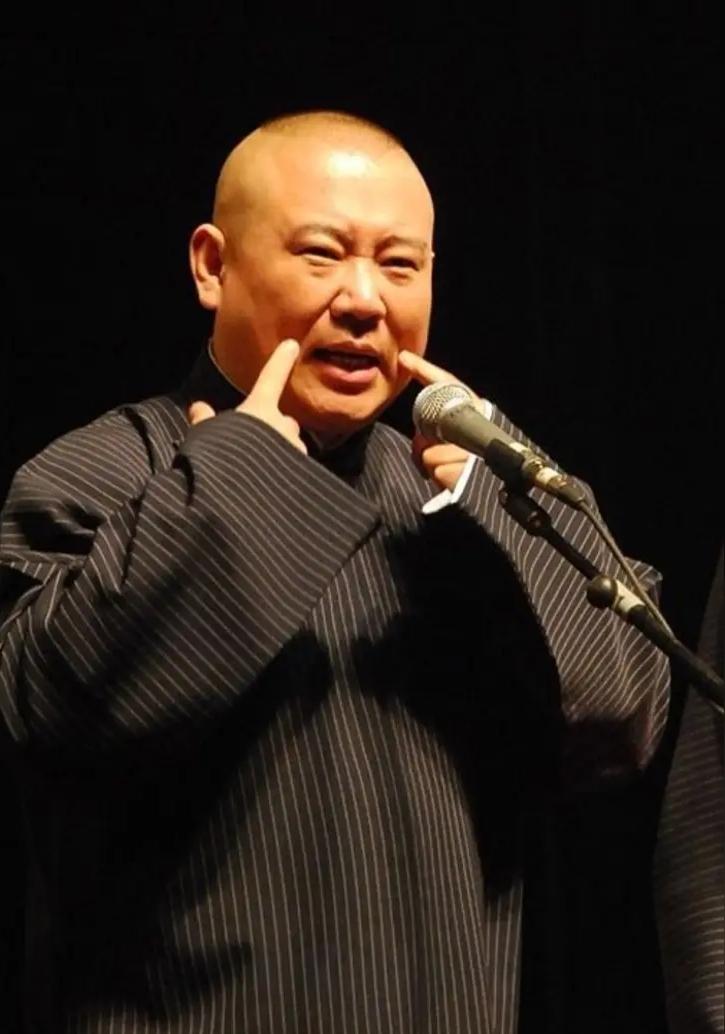相声大师郭德纲说，我的搭档于谦说过一句话，很有道理，他说，一些坏人带着一群糊涂蛋