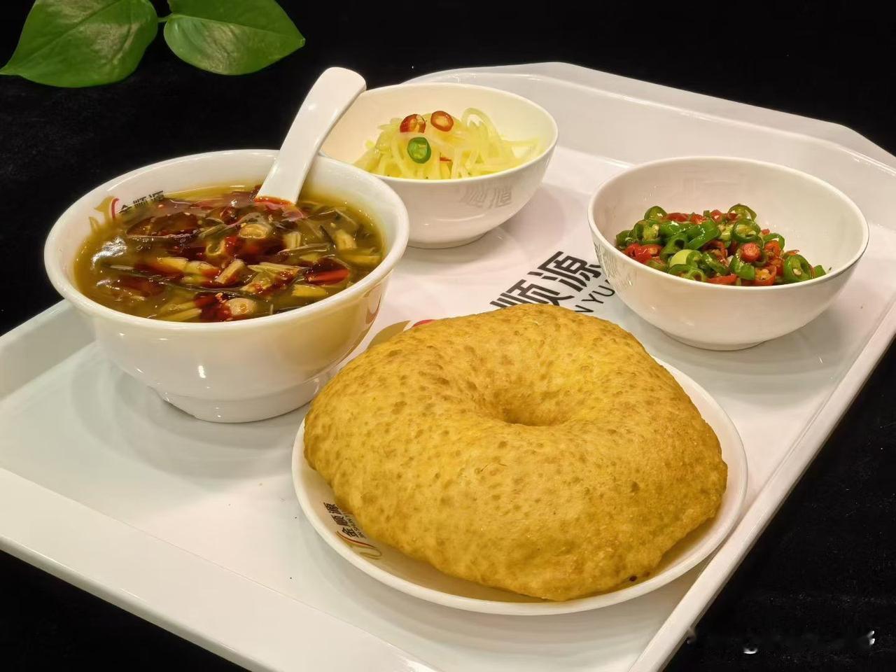 西安艳阳天西府饭店的特色美食怎么样？品尝一次保证难忘钟楼陕菜宝藏店 西安必去餐厅