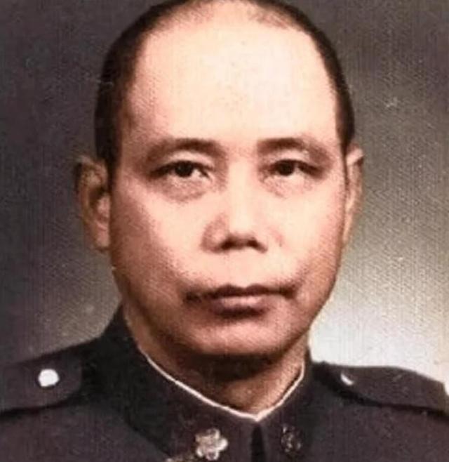 1955年，74军副军长余程万在香港意外遇害，女儿在收拾余程万的遗物时，在他日记