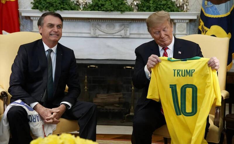 【被指破坏电子脚镣企图逃往美使馆 巴西前总统博索纳罗遭拘留】海外新鲜事
巴西前总