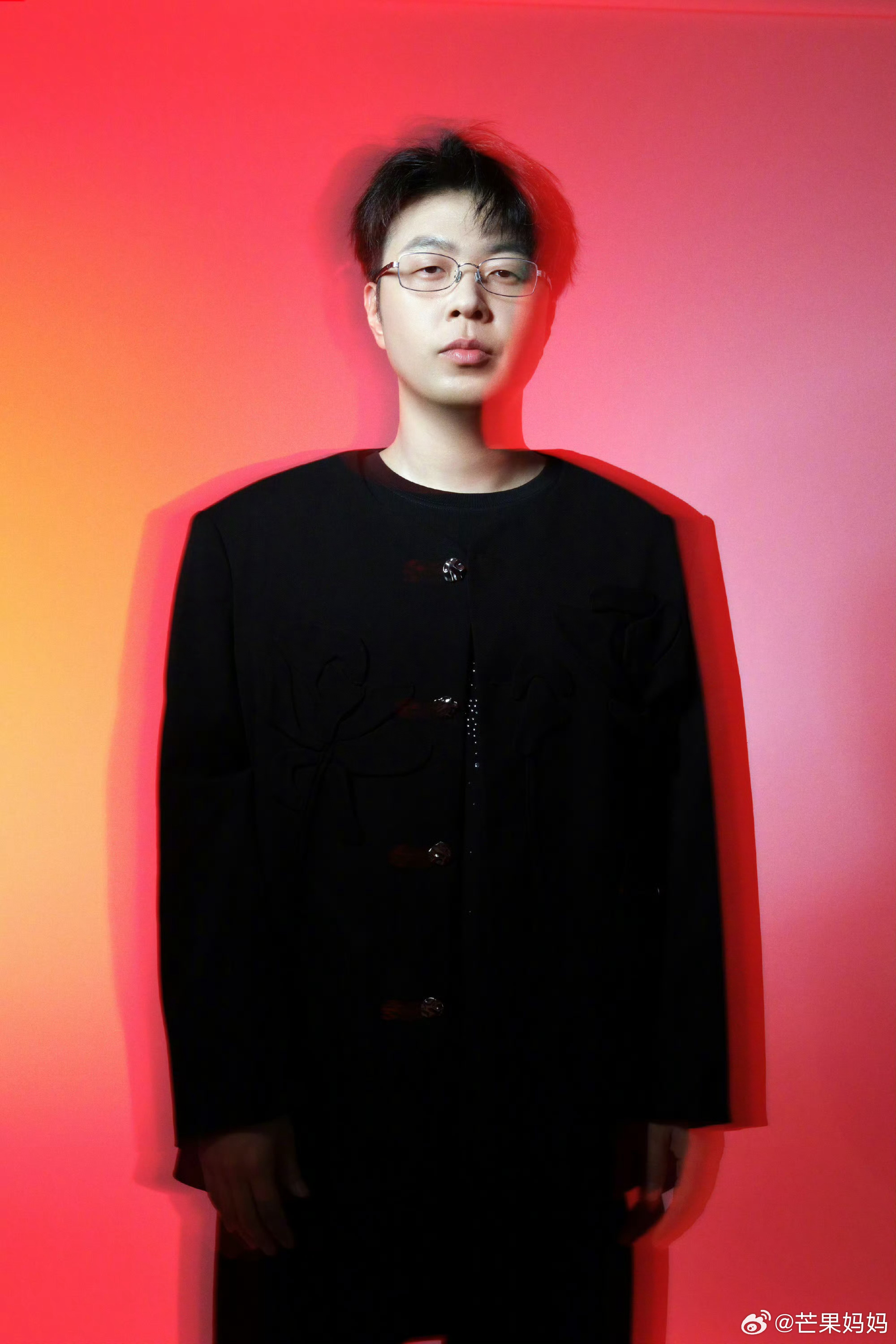 网友吐槽杜海涛被本人高强度冲浪刷到评论区在现场的网友为海涛证明，海涛的主持功力感