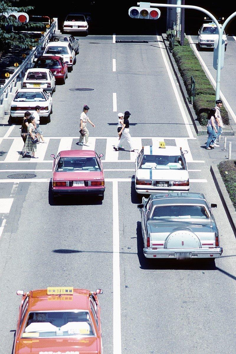 1989，日本东京 新宿的街道 