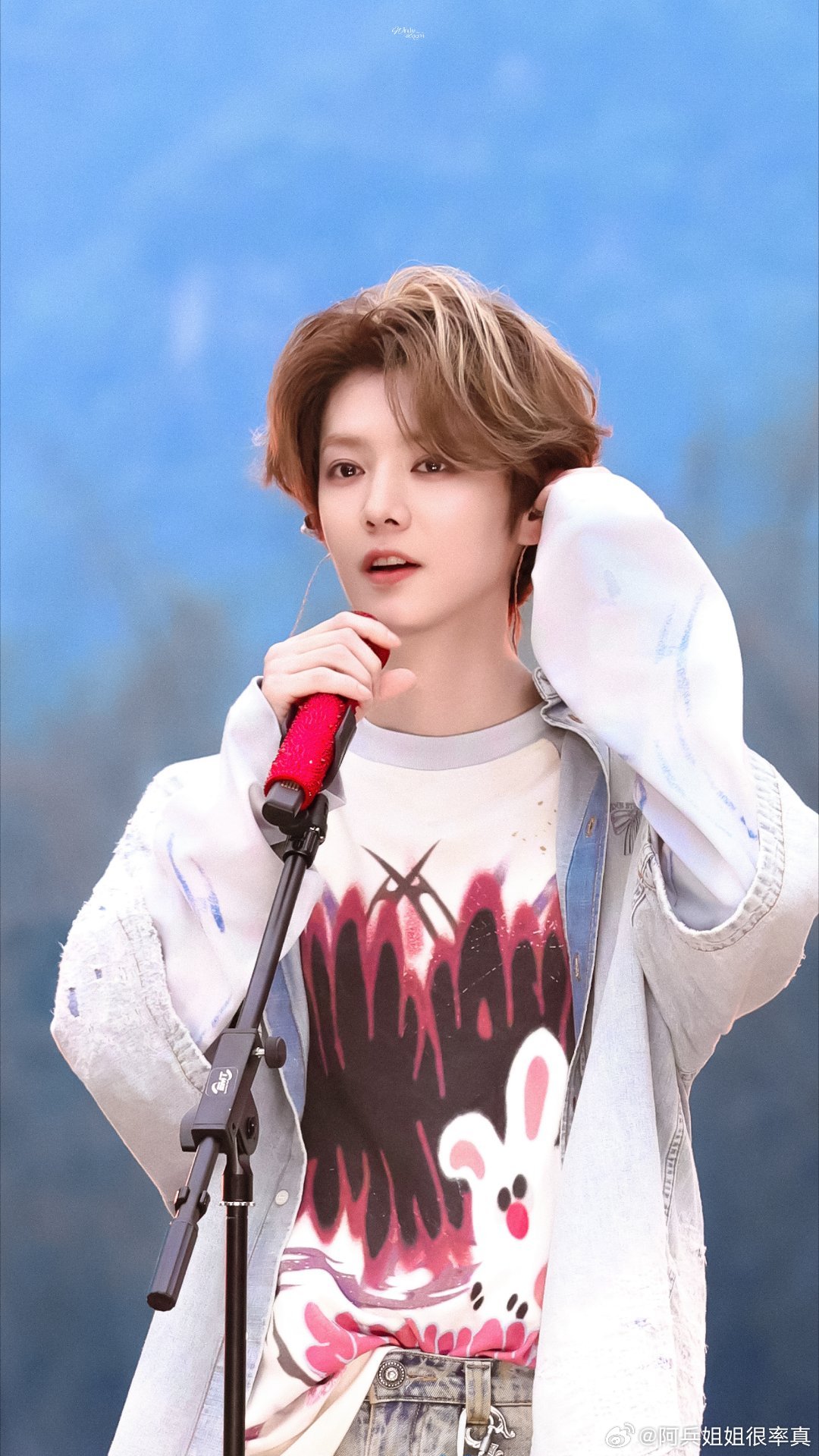 鹿晗鹿晗gapday音乐节全世界最帅的老板. 喜欢你是漫长的浪漫，上天没给你想要