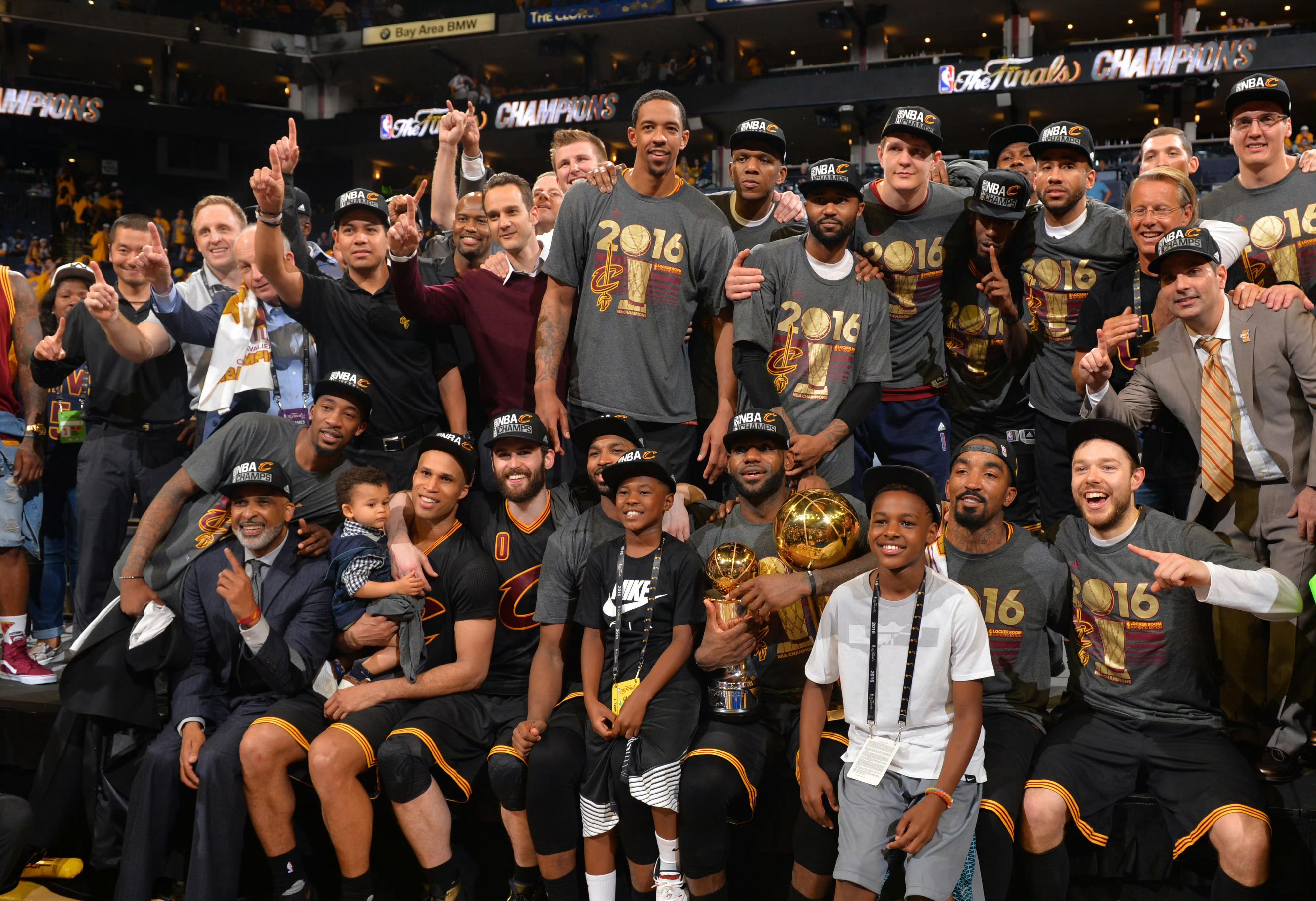 骑士1-3逆转勇士赢得nba总冠军十周年十年依旧还在支持骑士