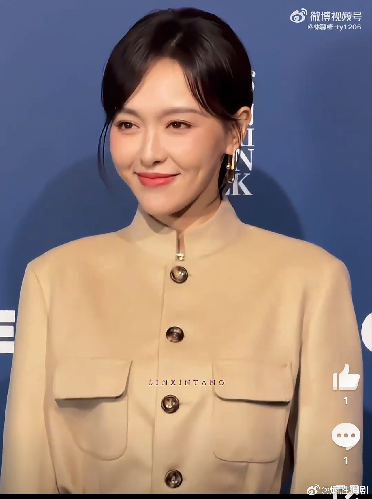 唐嫣现在参加活动还蛮频繁的，她和赵丽颖刚好一个反的，前几年赵丽颖活跃她沉寂，这两