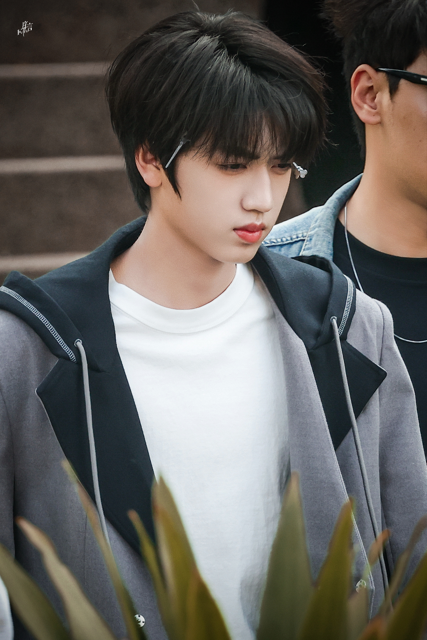 张桂源宽肩少爷来的张桂源宽肩男友力这大宽肩 完美身材谁看了不被迷倒呢 