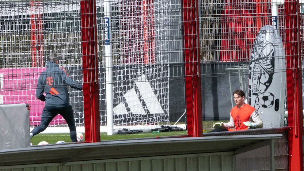 穆夏拉和阿芳完成了全部的团队训练！帕夫洛维奇也参与了部分团队训练，乌尔比希回复守